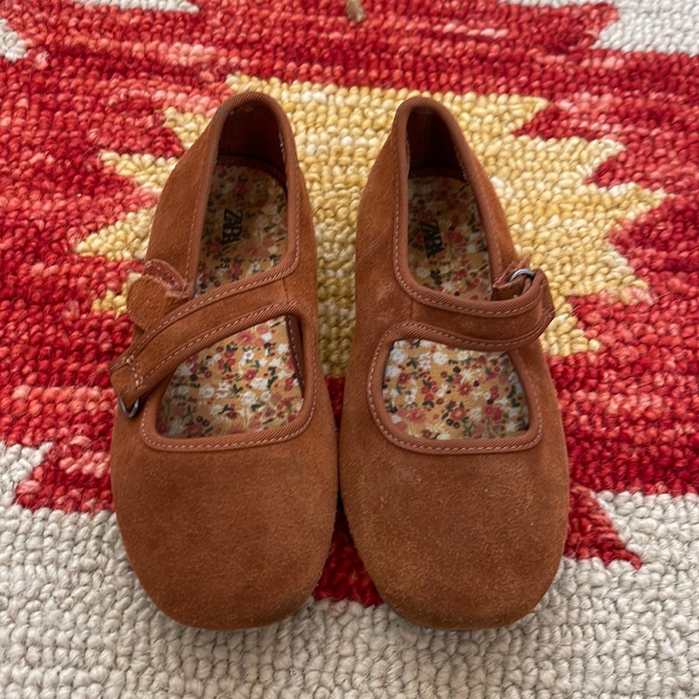 Zara Mary Jane’s - girls size US 9